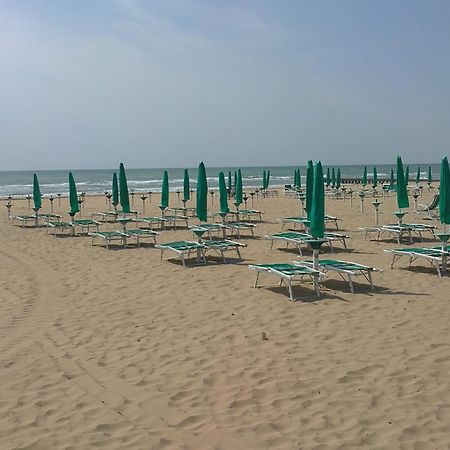 Hotel Rado Lido di Jesolo Exterior photo