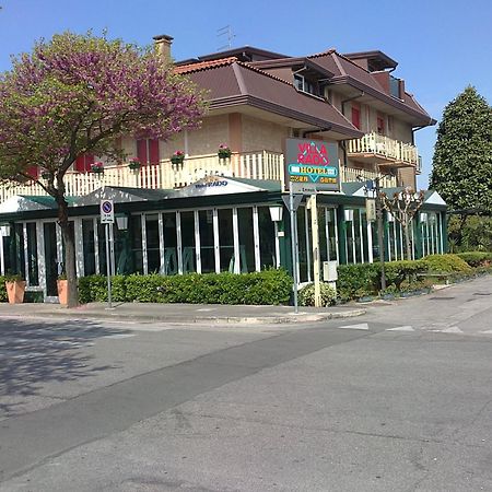 Hotel Rado Lido di Jesolo Exterior photo