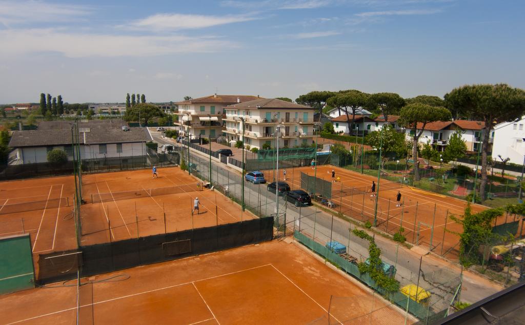 Hotel Rado Lido di Jesolo Exterior photo