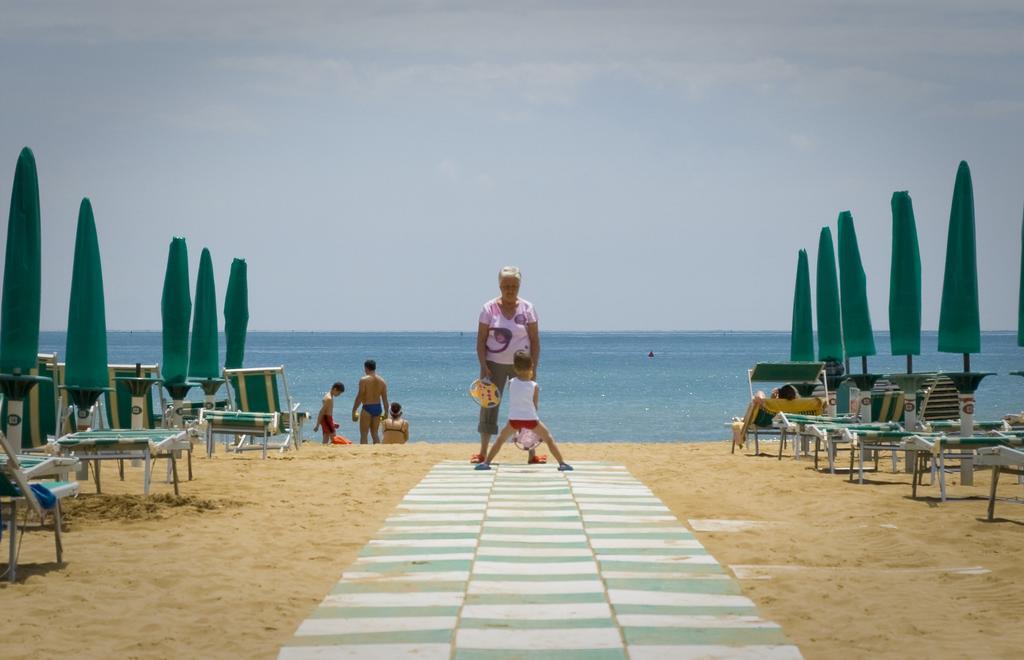 Hotel Rado Lido di Jesolo Exterior photo