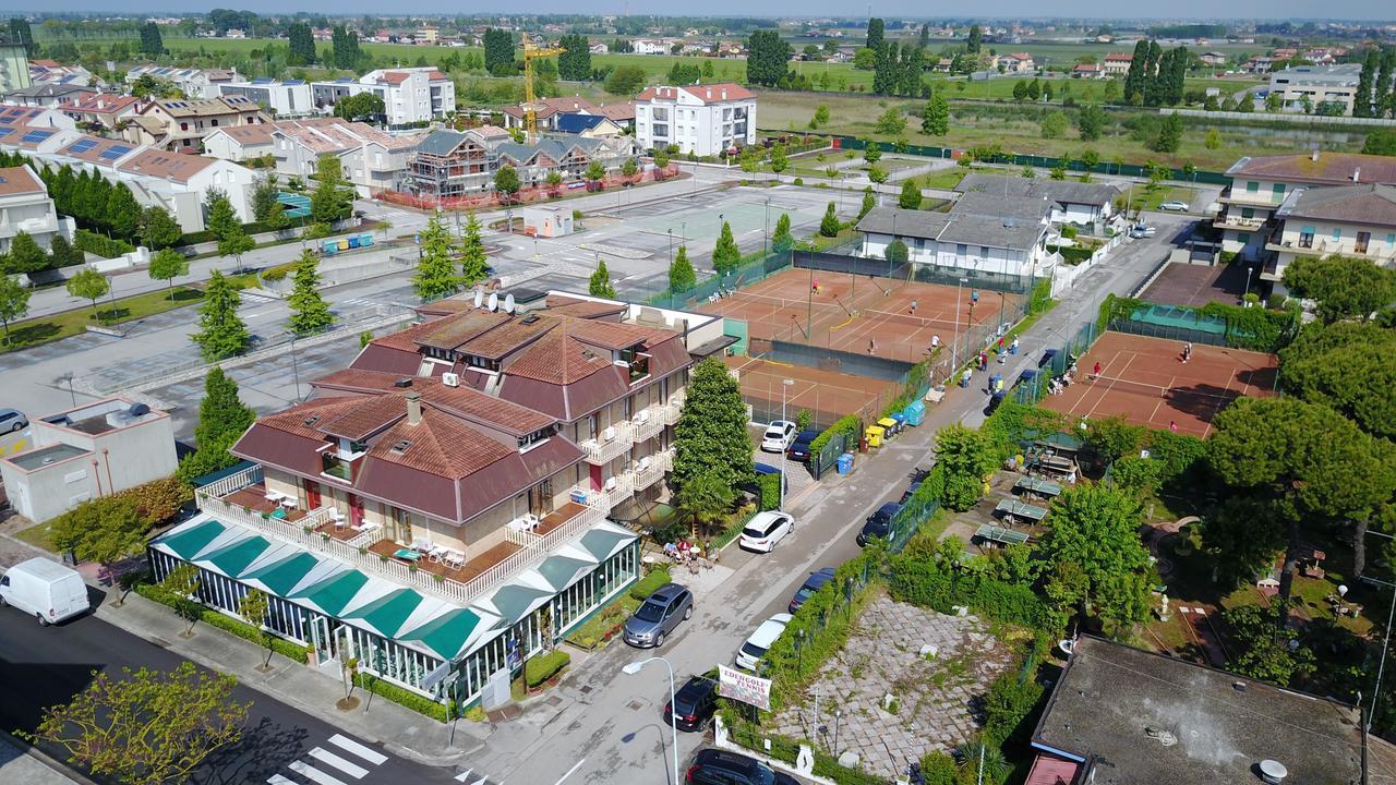 Hotel Rado Lido di Jesolo Exterior photo