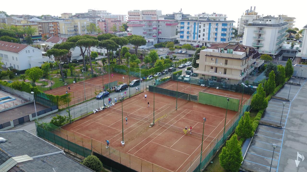 Hotel Rado Lido di Jesolo Exterior photo