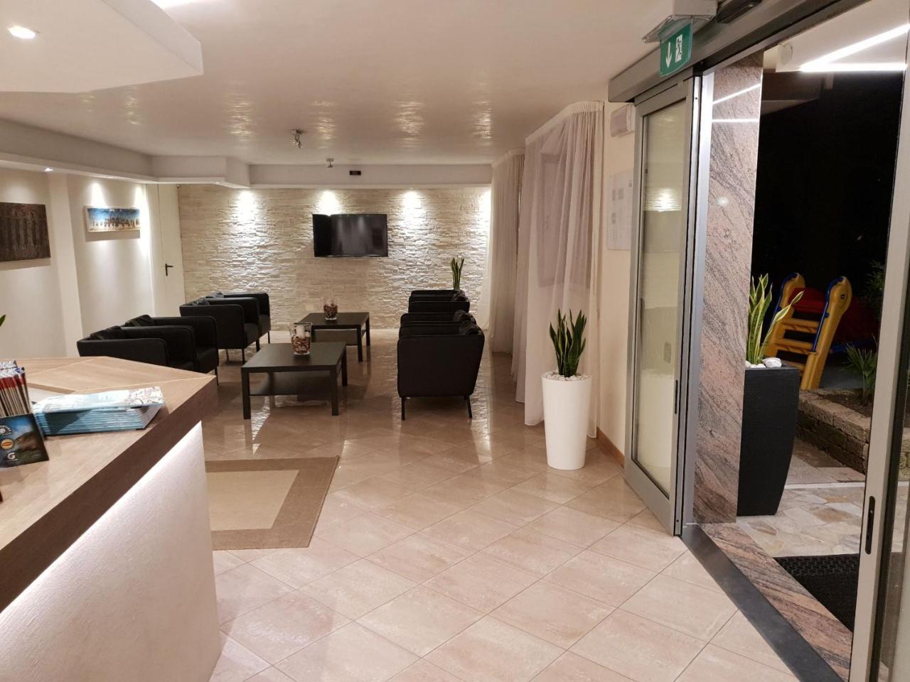 Hotel Rado Lido di Jesolo Exterior photo